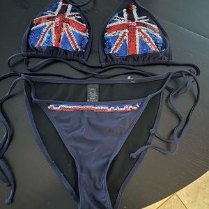 Unión jack swim top amd bottoms.